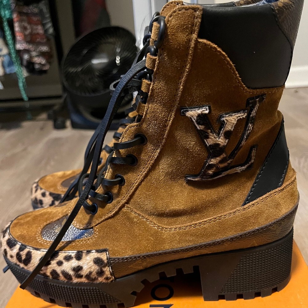 Louis Vuitton Laureate Platform Desert Boot size